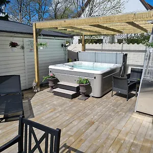 Tg Oasis Oergryte & Apartment